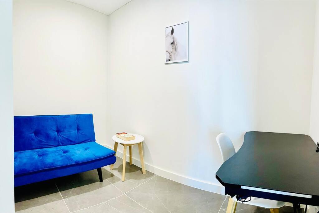 Macquarie Park High Level 2bed 2bath With Study Gym & Pool Apartment *