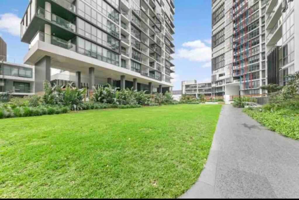 Apartment Macquarie Park High Level 2bed 2bath With Study Gym & Pool Sydney