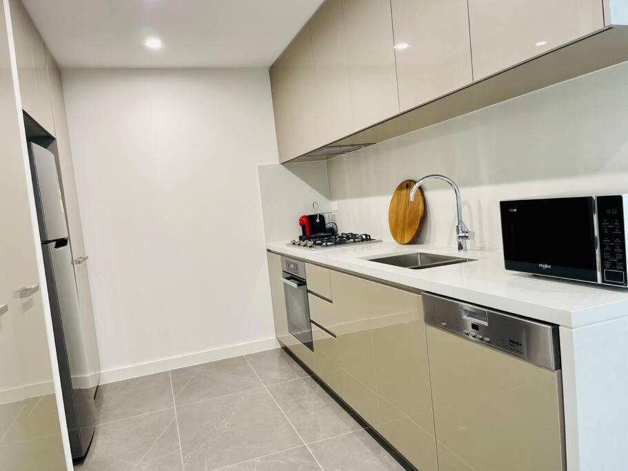 Apartment Macquarie Park High Level 2bed 2bath With Study Gym & Pool