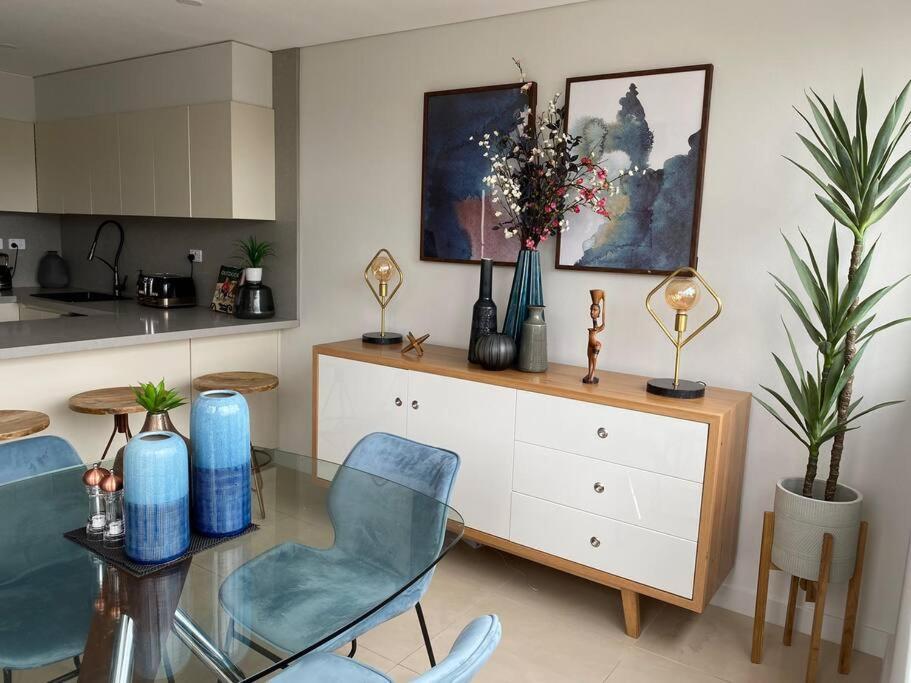 Apartment Crows Nest - Executive Penthouse - 3 Bedroom- 5km To *