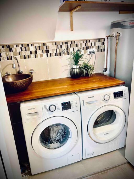 Apartment Crows Nest - Executive Penthouse - 3 Bedroom- 5km To *