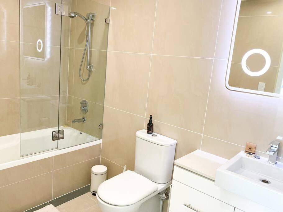 Crows Nest - Executive Penthouse - 3 Bedroom- 5km To *