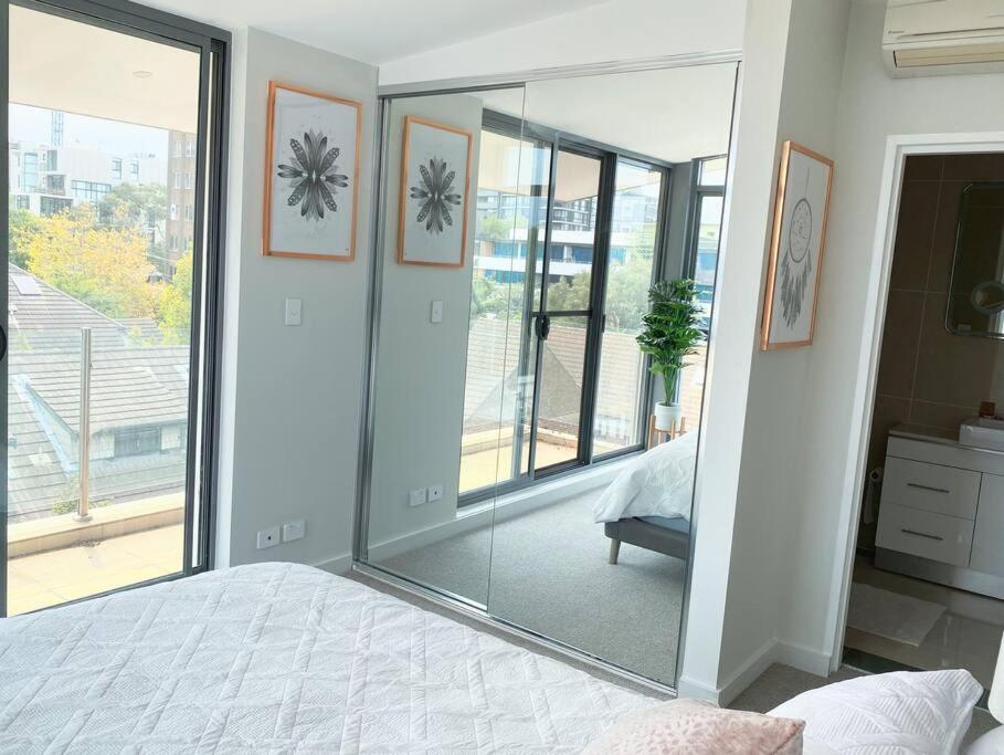 Crows Nest - Executive Penthouse - 3 Bedroom- 5km To * Sydney
