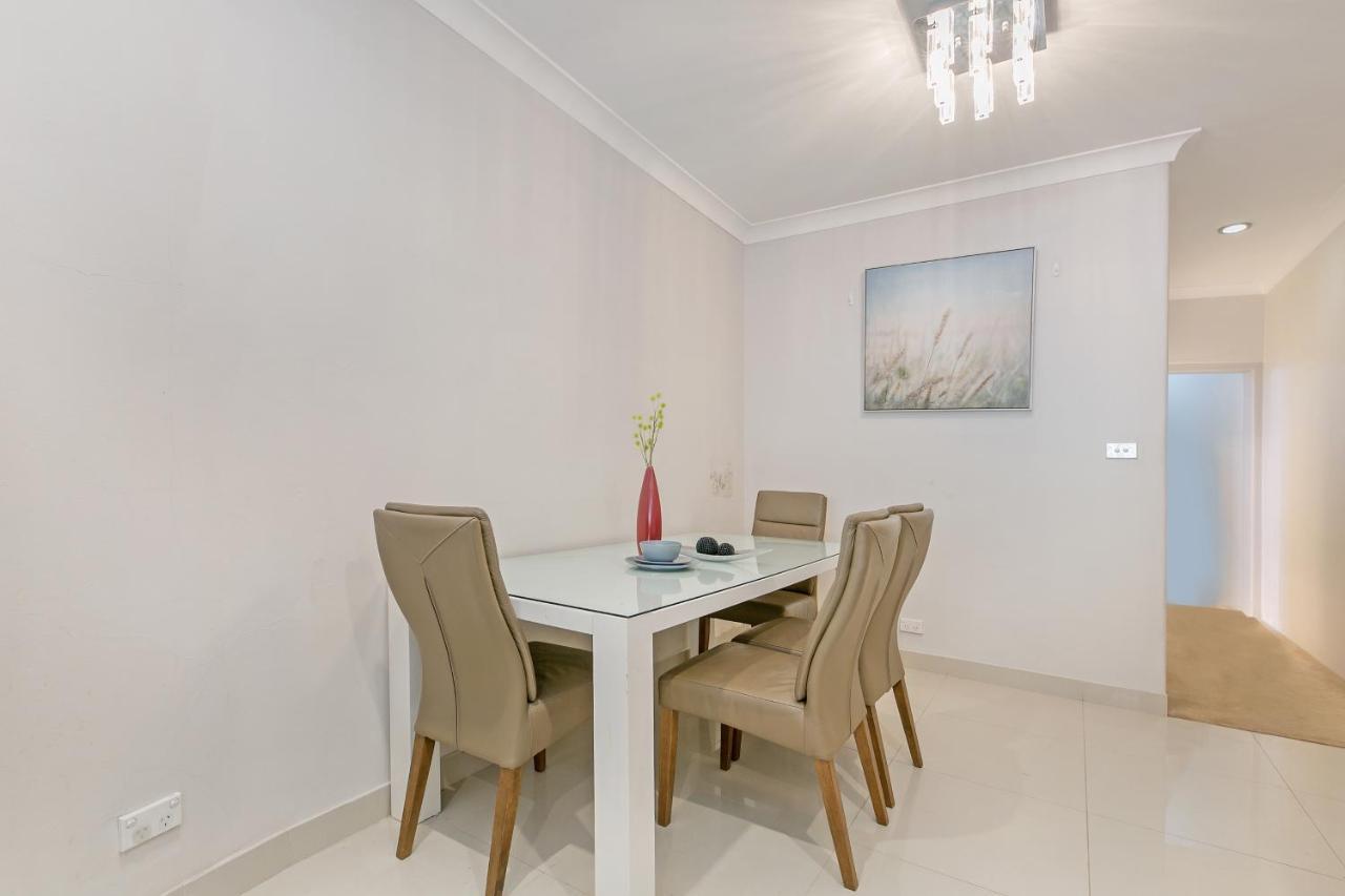 Kozyguru Leichhardt Cozy 3 Bed + Free Parking-nle367 Sydney