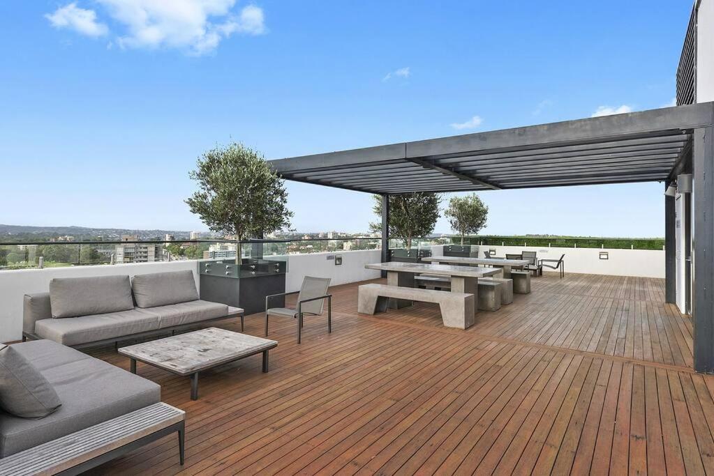 Apartamento Modern Spacious Pad With Rooftop Pool And Gym