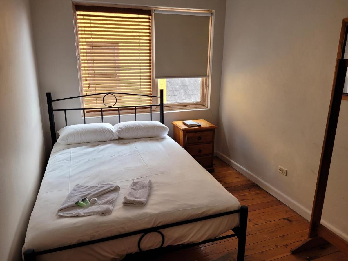 Bed & Breakfast Burwood 3*
