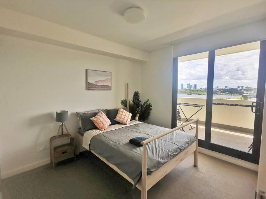 Unbeatable Water View Apartment