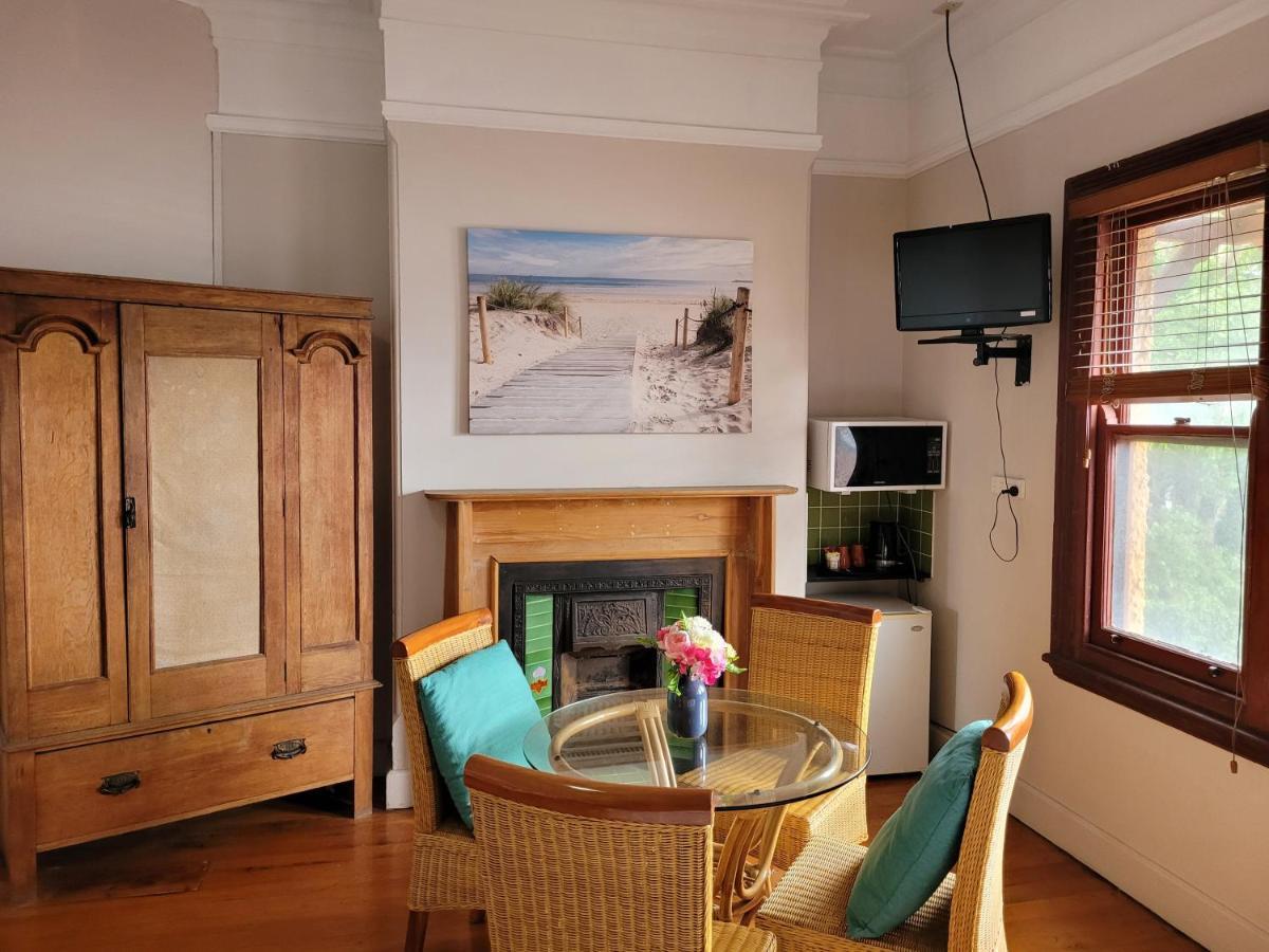 Burwood Bed & Breakfast 3*
