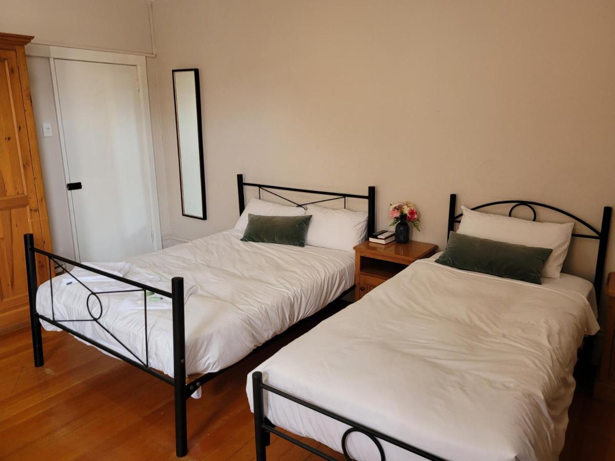 Bed & Breakfast Burwood 3*