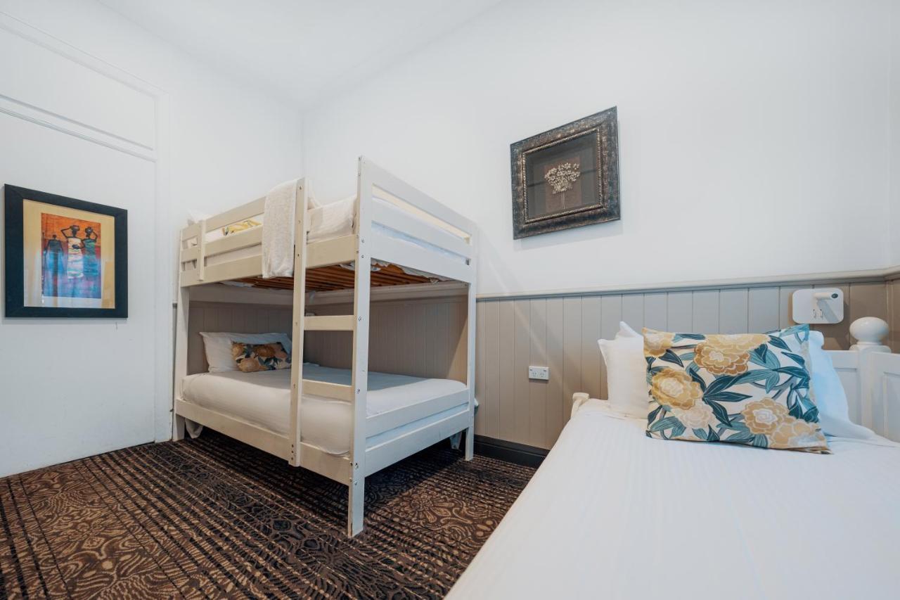 Cremorne Point Manor Guest house