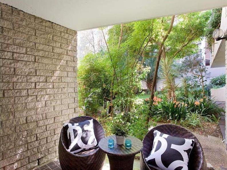 Spacious 3 Bed 2 Bathroom Apartment With Parking Holiday home Sydney