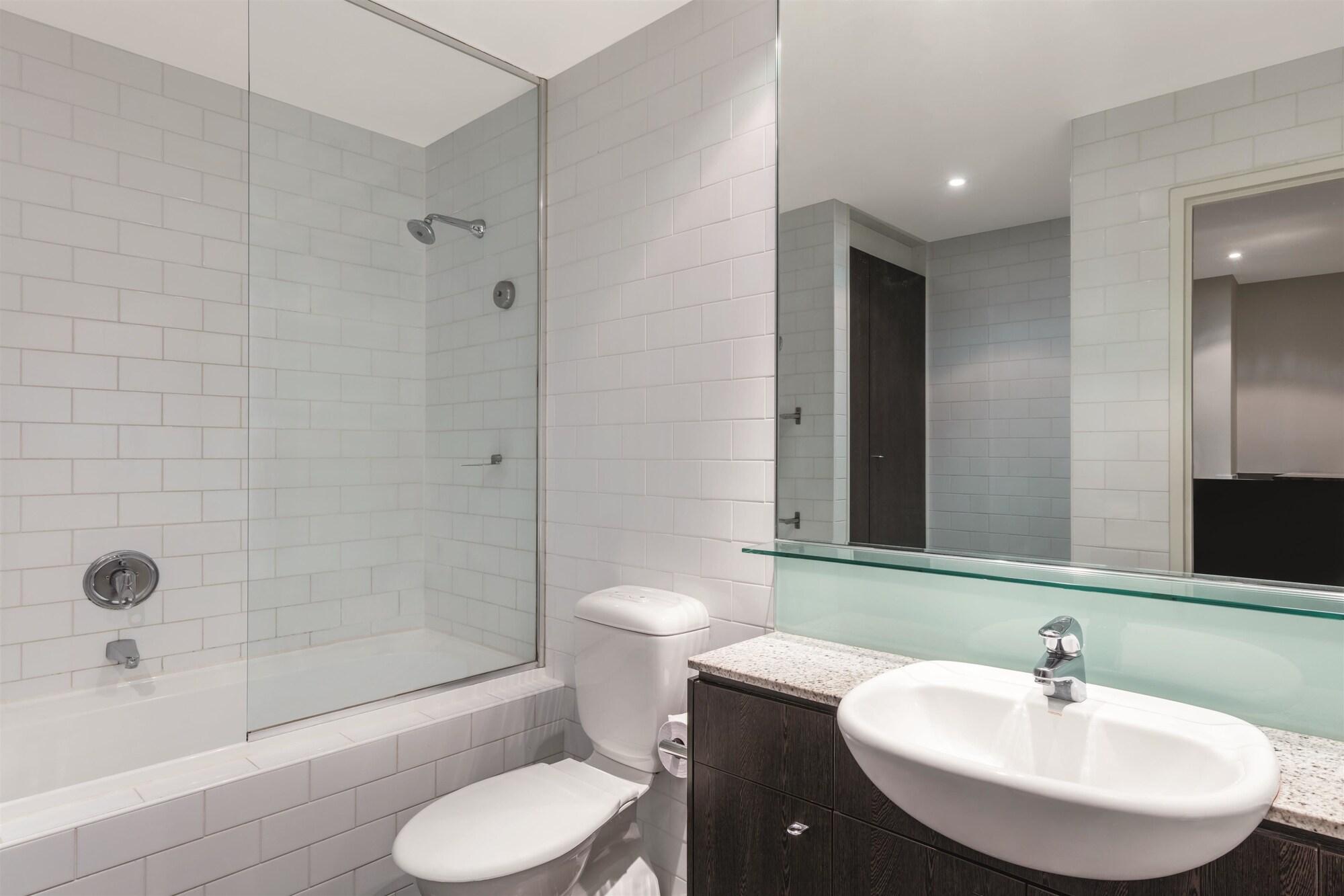 Aparthotel Adina 4*
