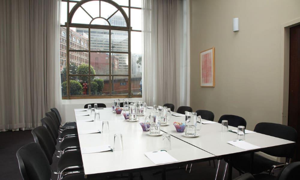 Aparthotel Adina 4*