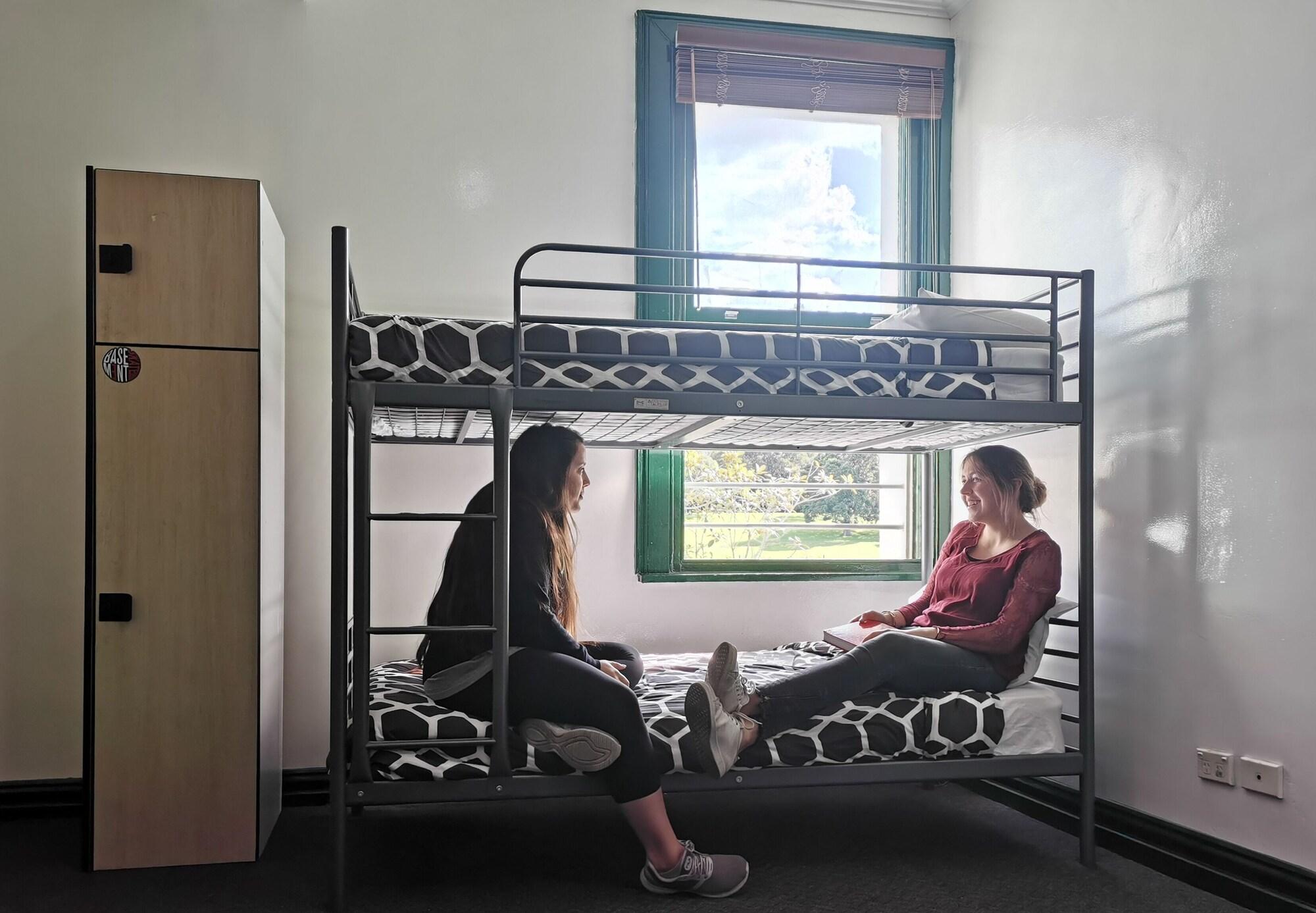 Elephant Backpacker Hostel *
