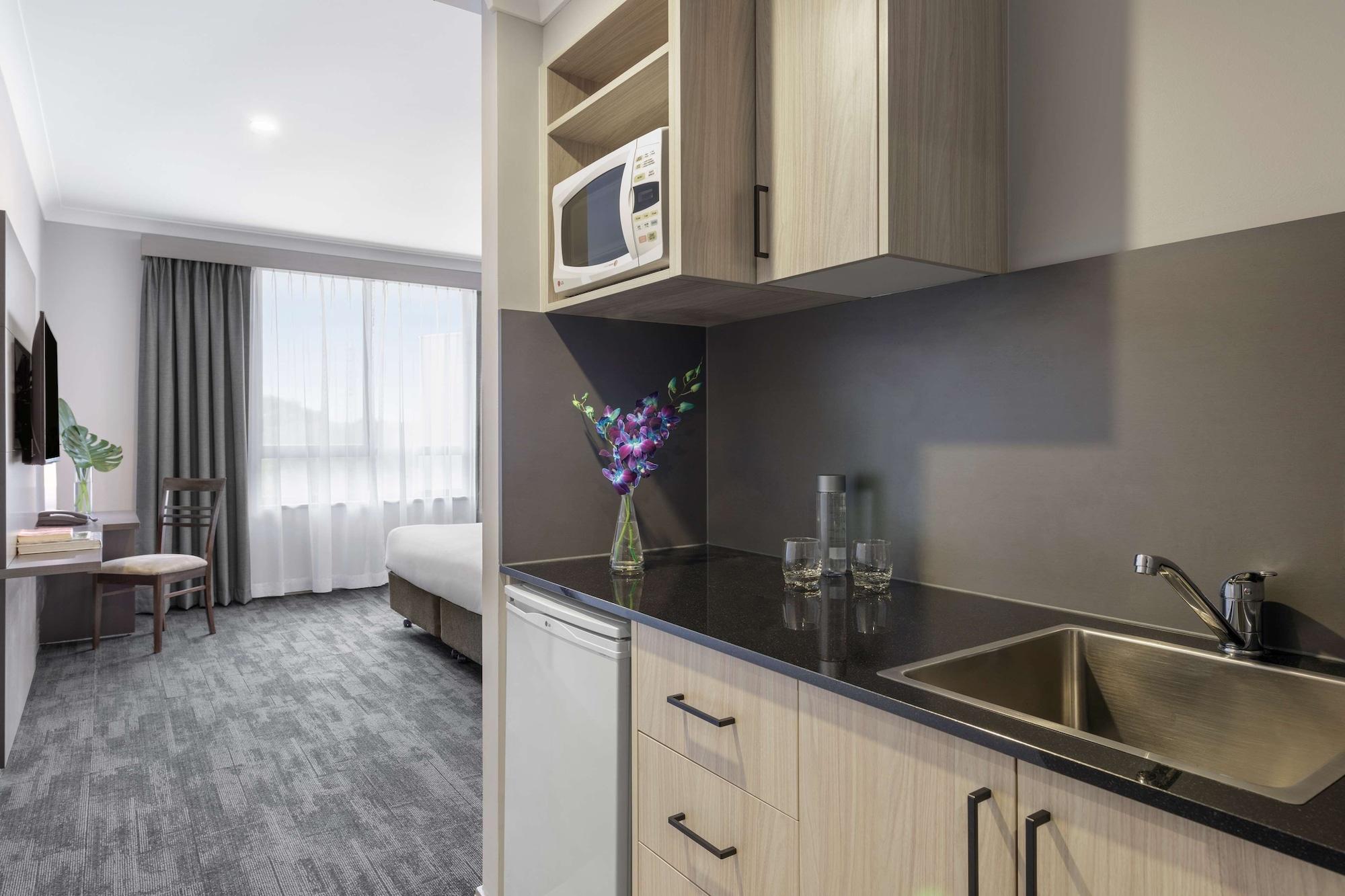 Oaks North Ryde Aparthotel Sydney