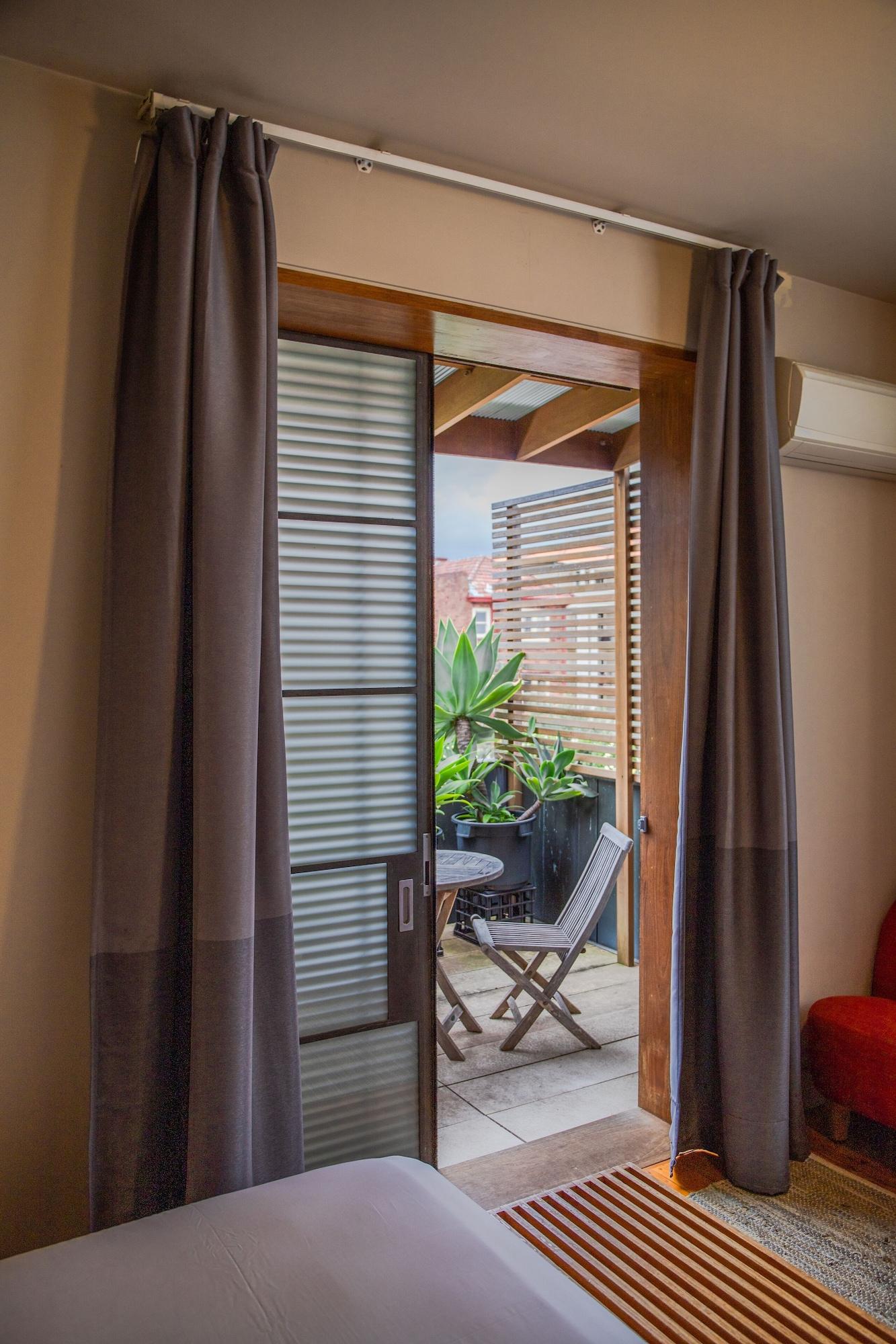 Hotel Dive Sydney