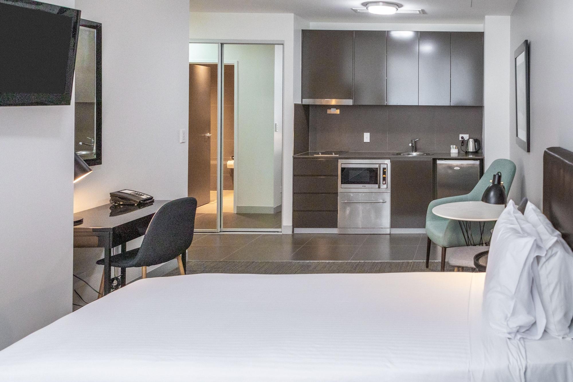 Aparthotel Holiday & Bondi Junction