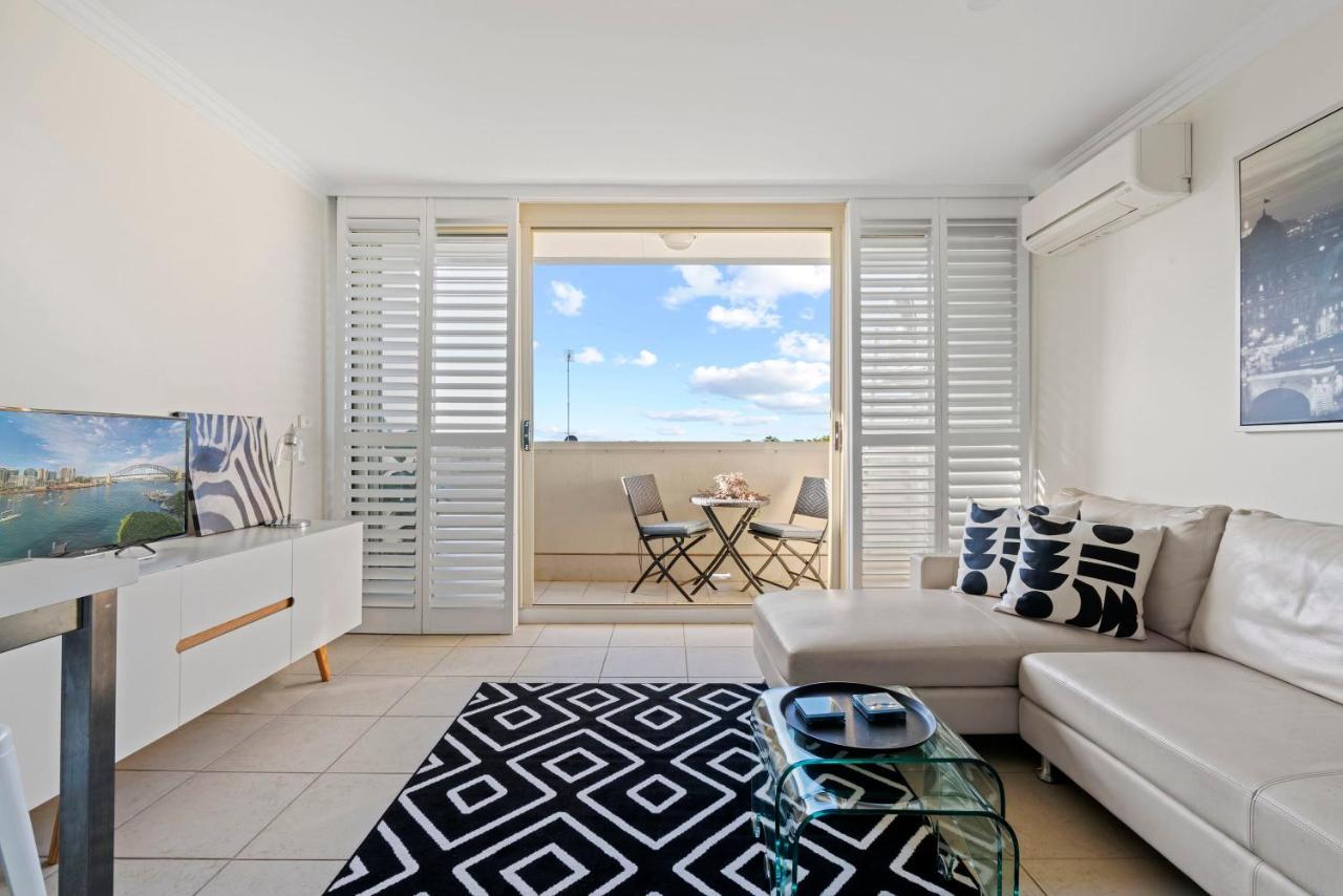 Apartment Floor With Balcony In Great Location *