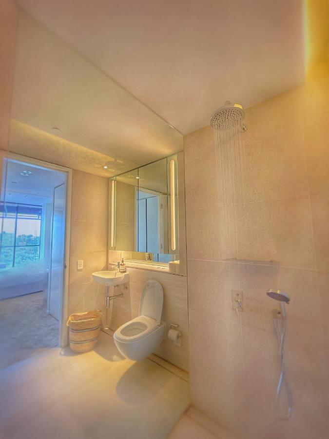 Luxurious 2 Bed Lavender Bay View Apartment Sydney