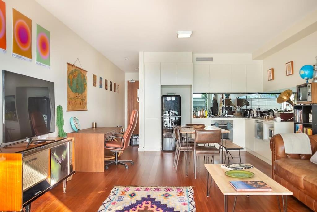 Apartment Sprawling Modern Pad By Dreams Sydney