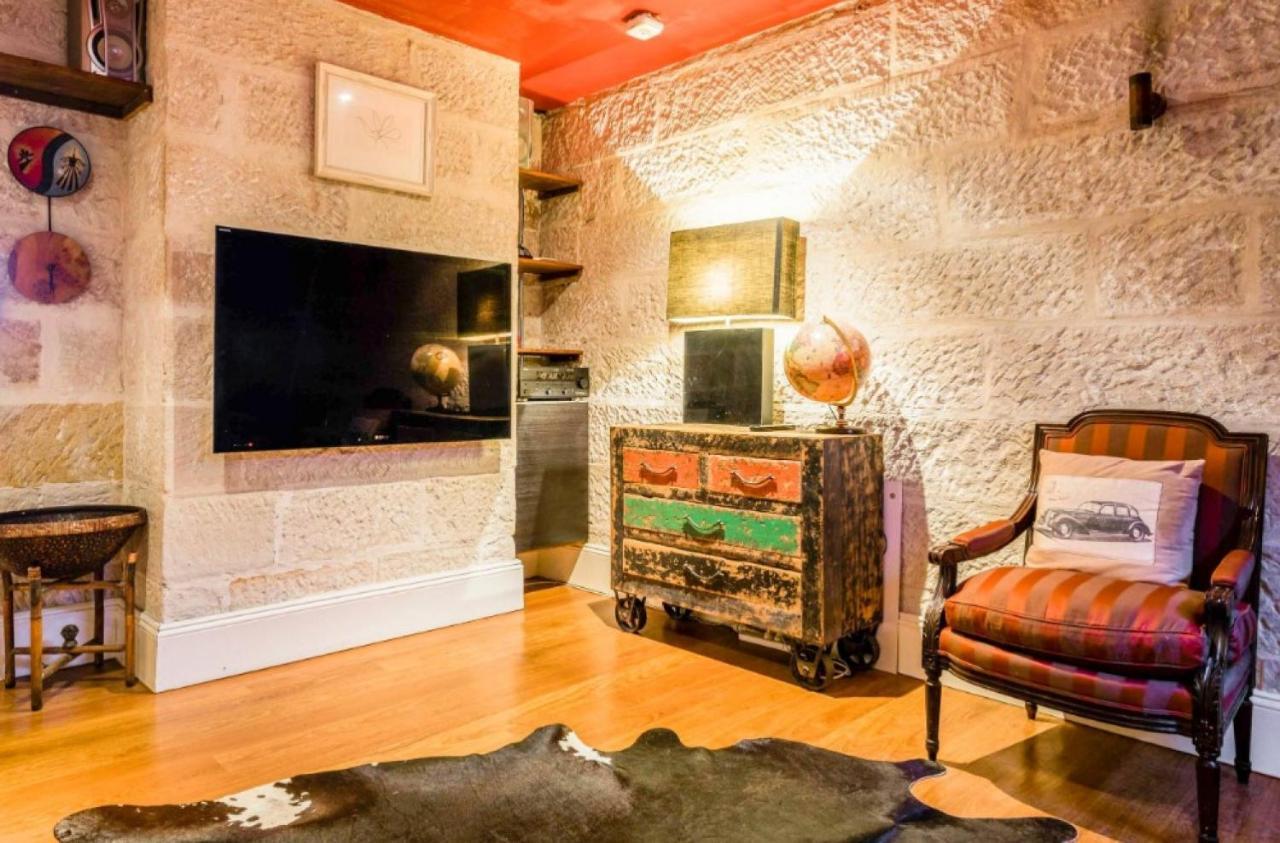 Sanctuary At The Rocks *