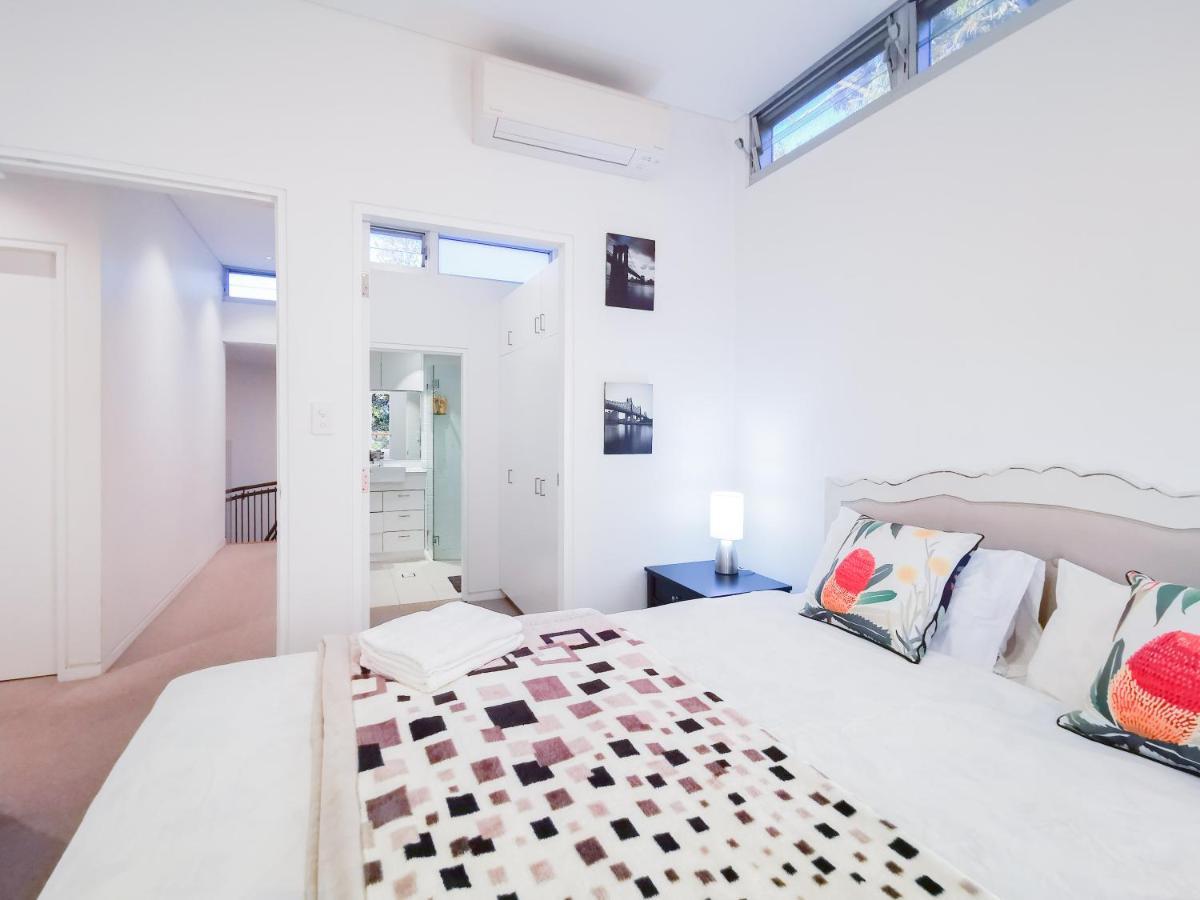 Glebe House *