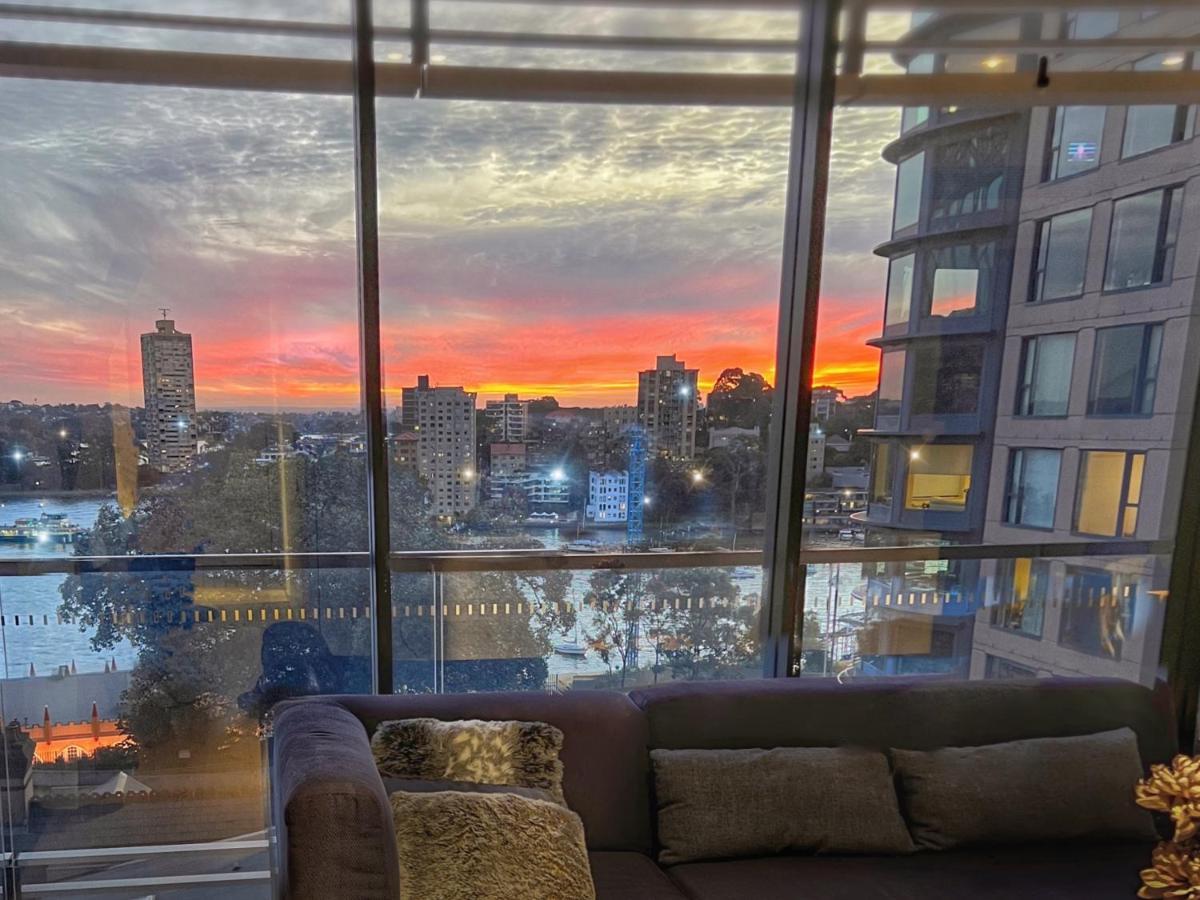 Luxurious 2 Bed Lavender Bay View *