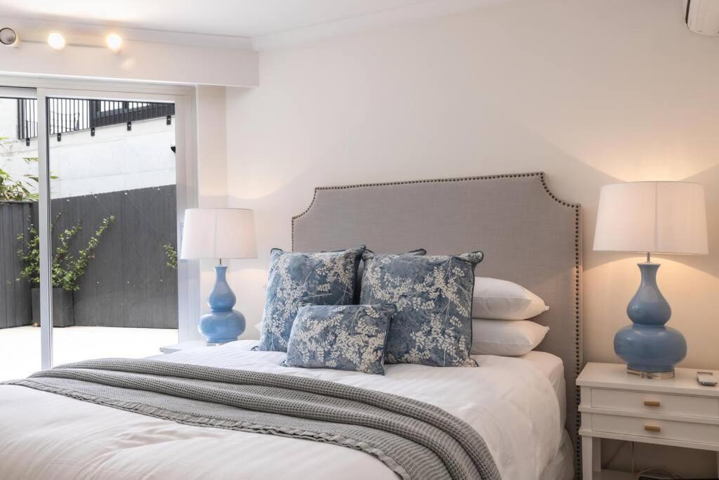 Stunning Harbourside With Panoramic Views Apartment
