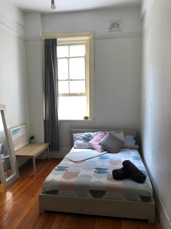 Bert's Backpackers Hostel *