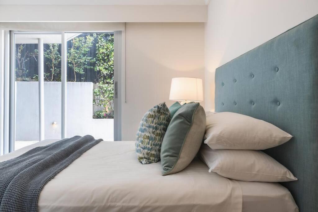 Stunning Harbourside With Panoramic Views *