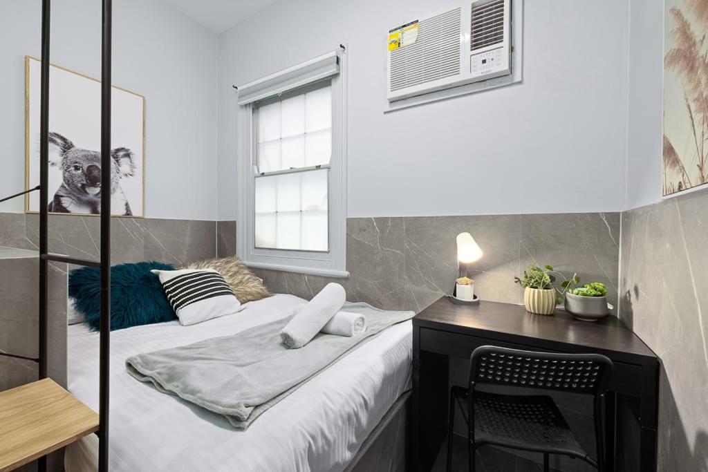 1 Private Double Bed With In Cbd Near Train Uts Darlinghar&icc&chinatown