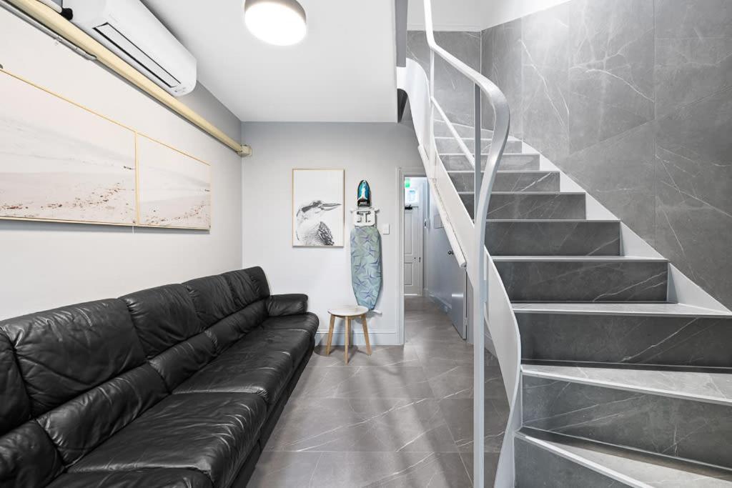 Holiday home 1 Private Double Bed With In Cbd Near Train Uts Darlinghar&icc&chinatown Sydney