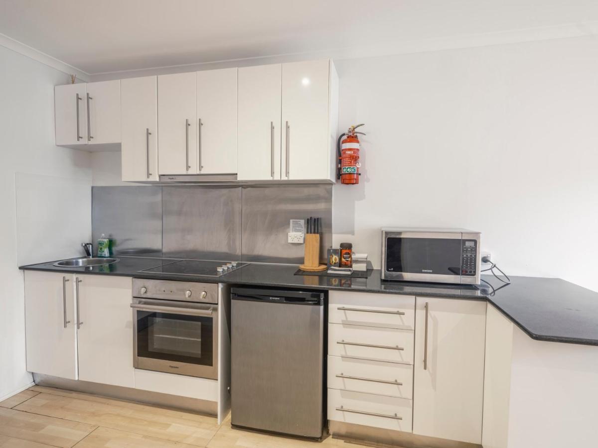 Ideal 1br Studio Near The With Pool Apartment Sydney