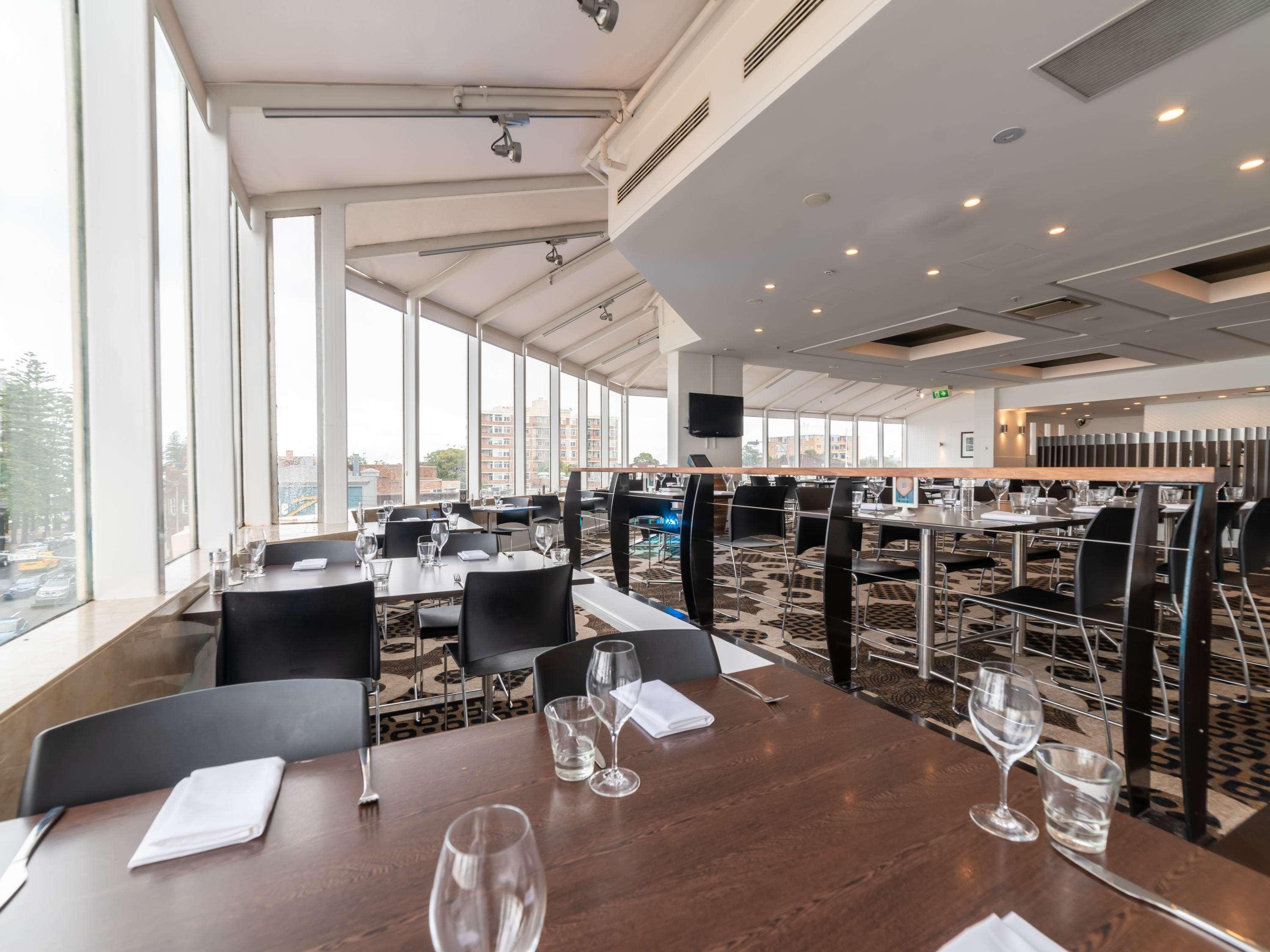 Novotel Brighton Beach Hotel