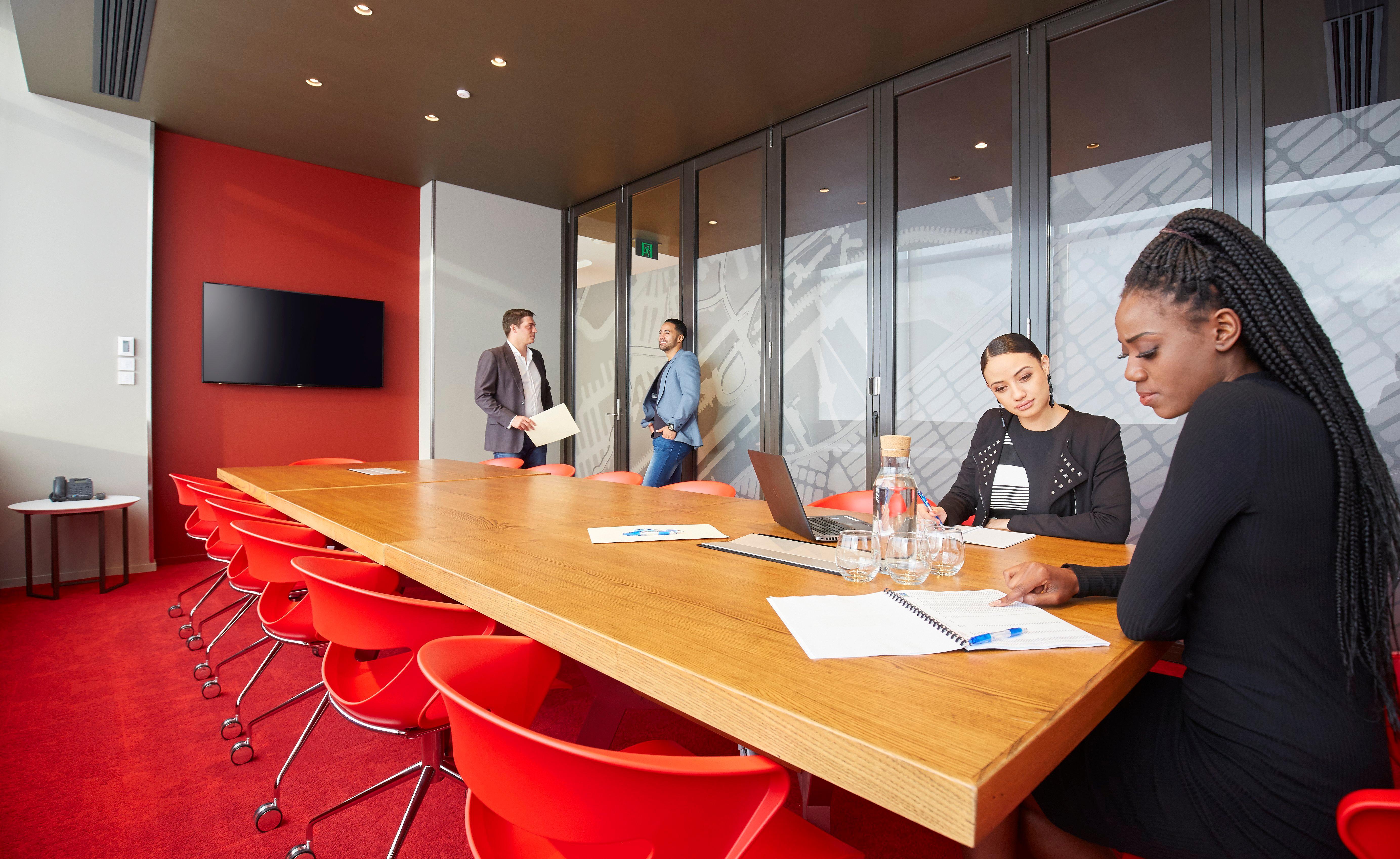 Express Macquarie Park By Ihg Hotel 4*