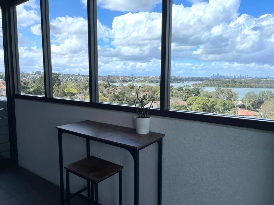 Stunning View 2bed 2bath * Sydney