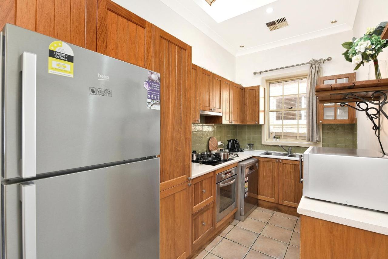 Spacious House With Queen Beds Cinema Holiday home Sydney
