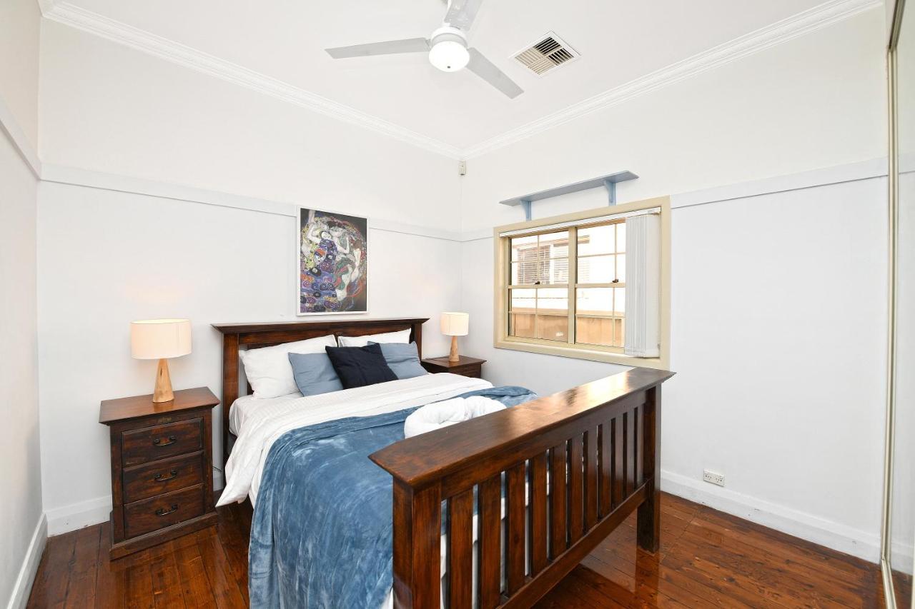 Spacious House With Queen Beds Cinema * Sydney