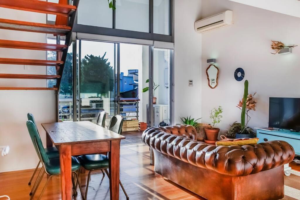 Lofty Loft By Dreams Apartment