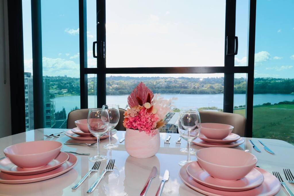 Lovely Waterview 1 Bedroom +study+free Parking Apartment *