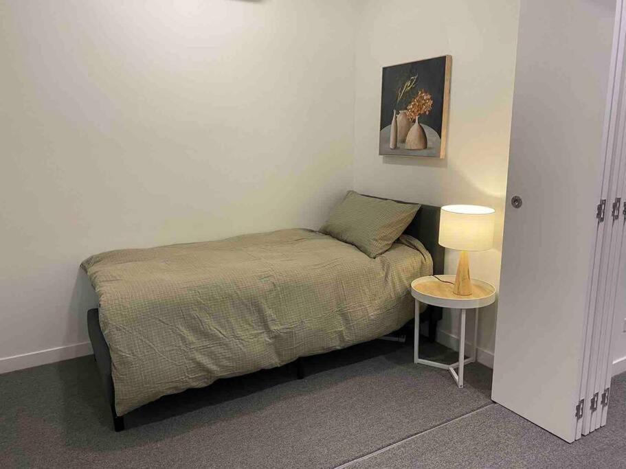 Lovely Waterview 1 Bedroom +study+free Parking * Sydney