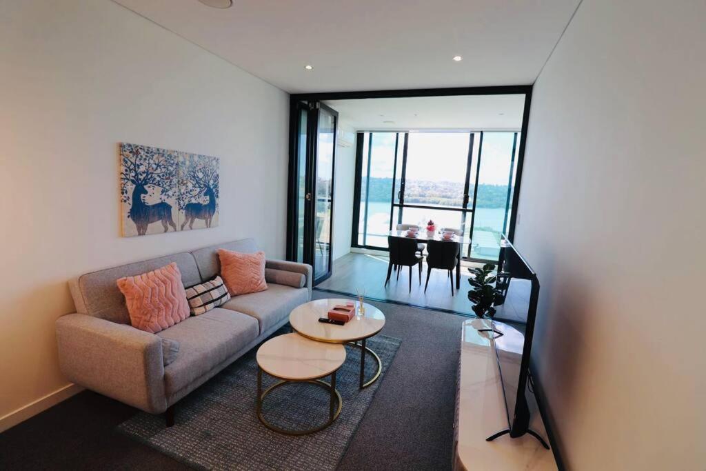 Apartment Lovely Waterview 1 Bedroom +study+free Parking *