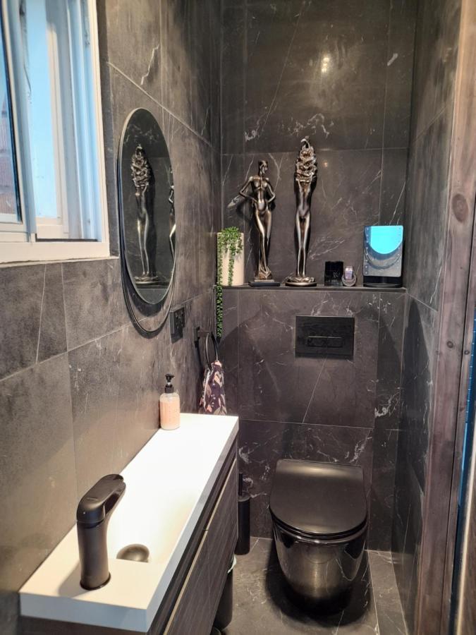 Bright And Beautiful In Burwood Apartment Sydney