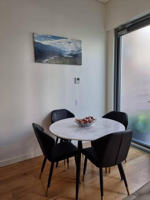 Apartment Garden View Of Macquarie Park Paradise