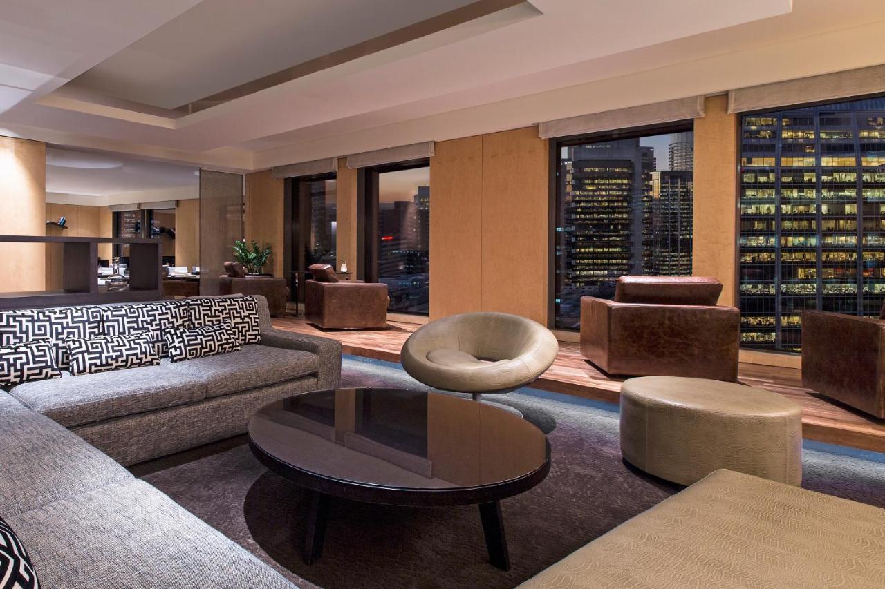 The Fullerton Hotel 5*