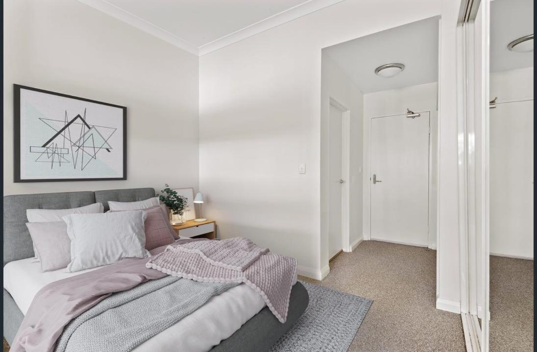 Apartment Lovely Studio Appt With Poolgymsauna Near Station *