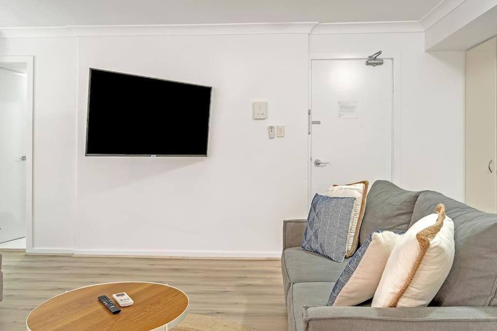 Modern Coastal Escape Manly Nsw *