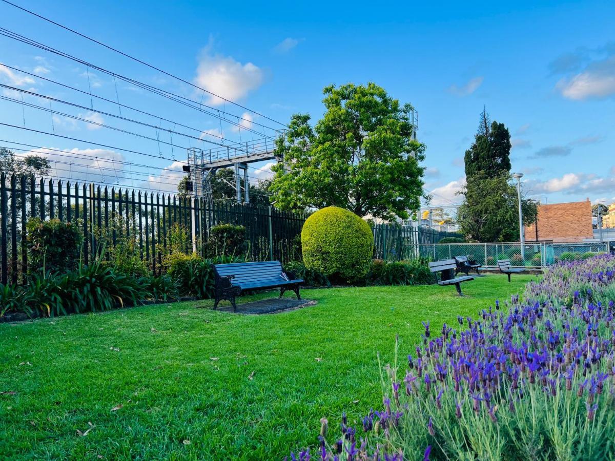 Huge Place Near To Beach, Airport, Train & Shoppings Apartment Sydney