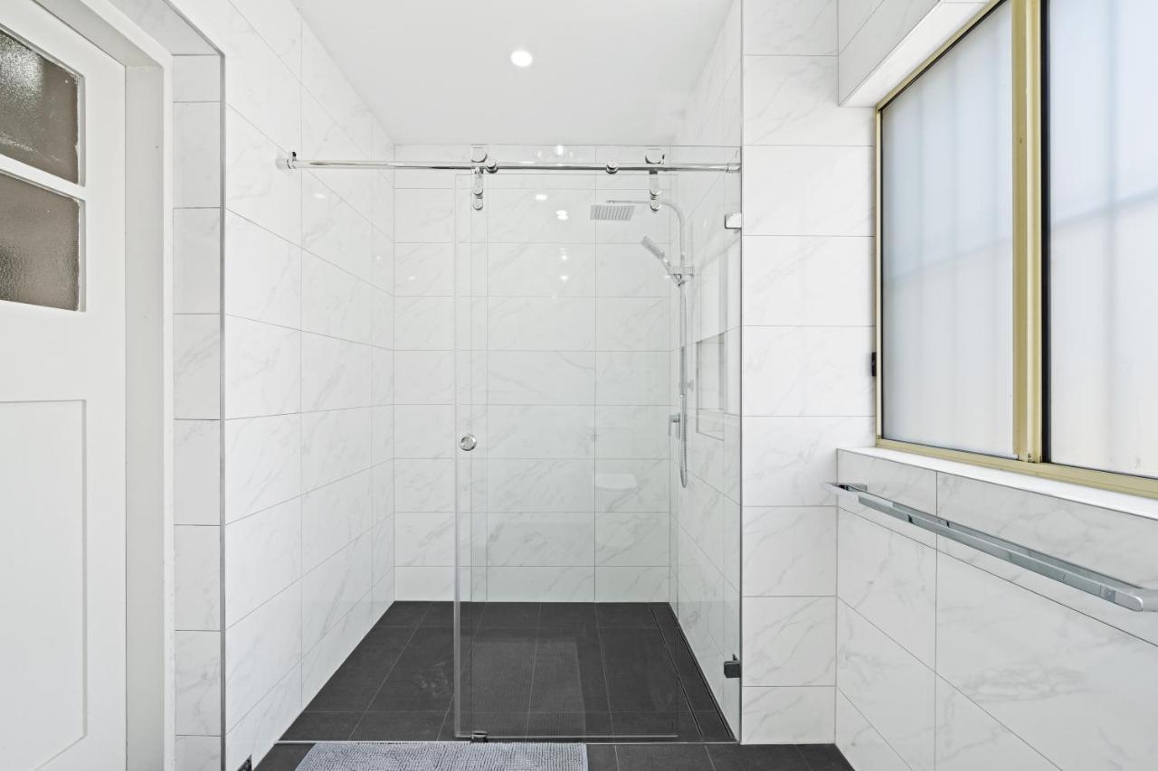 Apartment Burwood New 2 Bedroom 2 Bath Free Parking
