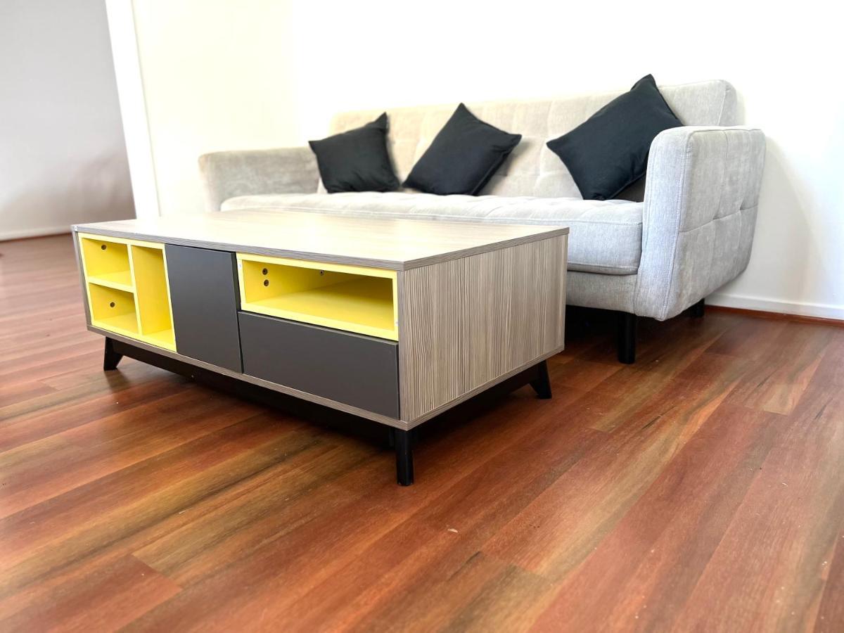 Huge Place Near To Beach, Airport, Train & Shoppings * Sydney